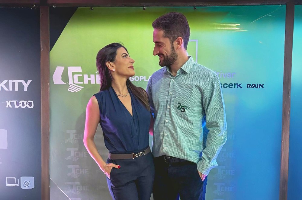 Camila Cenci Prestigia Reinauguração da Unidade da Tchê Agrícola em Paracatu/MG