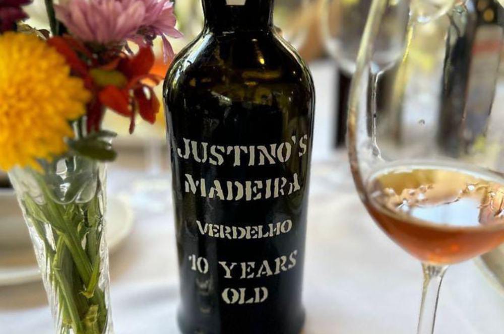 Camila Cenci participa de evento de desgustação com o Julio Fernandes da Justino's Madeira Wine