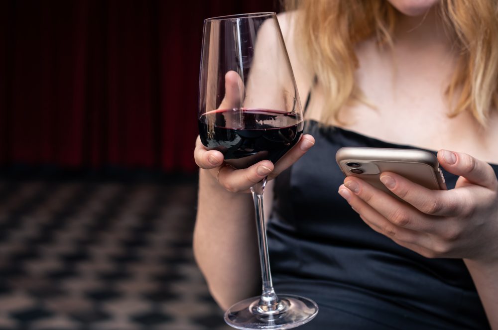 O Que o Metanol Ensina Sobre Comprar Vinho do "Contatinho do WhatsApp"