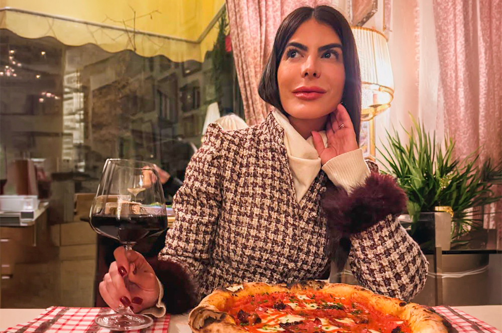 Camila Cenci em Reims, França: Explorando a cultura e os vinhedos da região