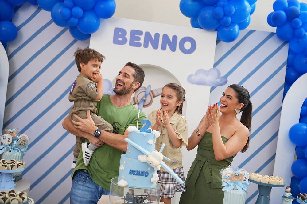 Camila Cenci Comemora os 2 Anos do seu Filho Benno com a Família e Muitas Risadas